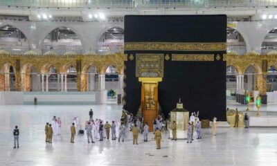 La Kaaba lavée à l’eau de rose et de Zamzam